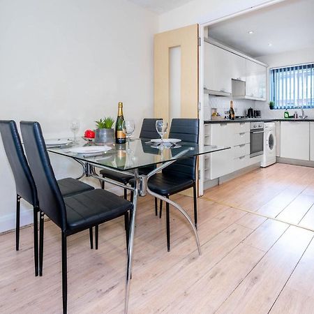 City Centre Townhouse - 3 Bedrooms - Garage - Parking - Top Rated Birmingham Exterior photo