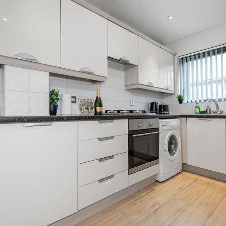 City Centre Townhouse - 3 Bedrooms - Garage - Parking - Top Rated Birmingham Exterior photo