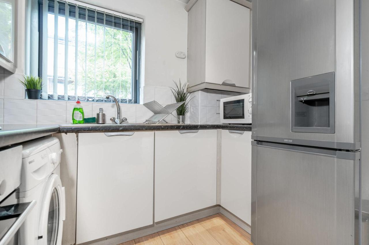 City Centre Townhouse - 3 Bedrooms - Garage - Parking - Top Rated Birmingham Exterior photo